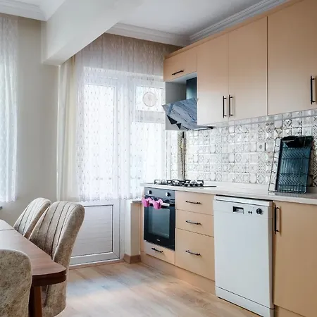 Tranquil Flat With Balcony In Daire
